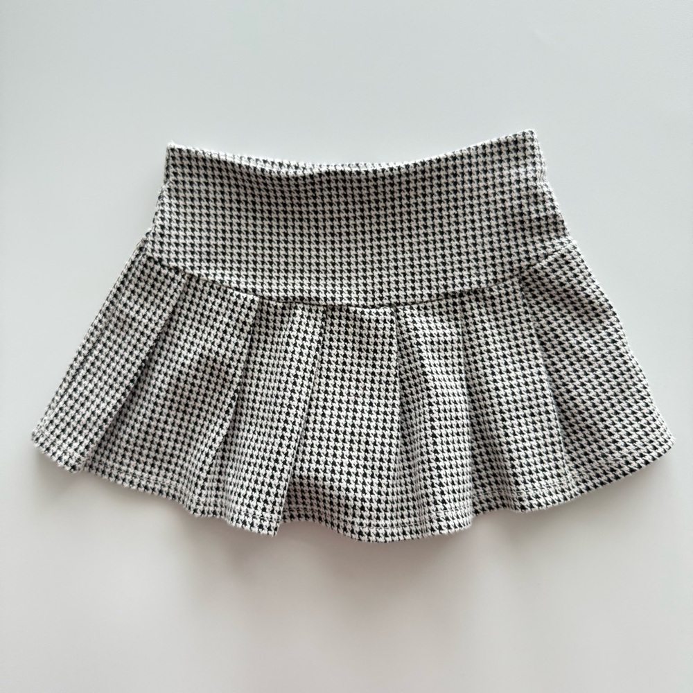H&M Classic Black and White Houndstooth Skirt